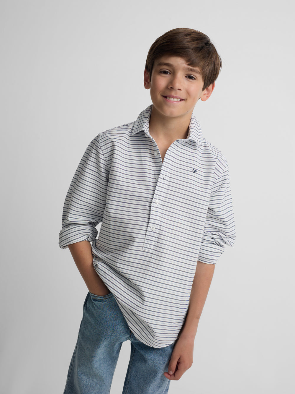 Chemise de sport enfant Oxford bleu marine à rayures crème