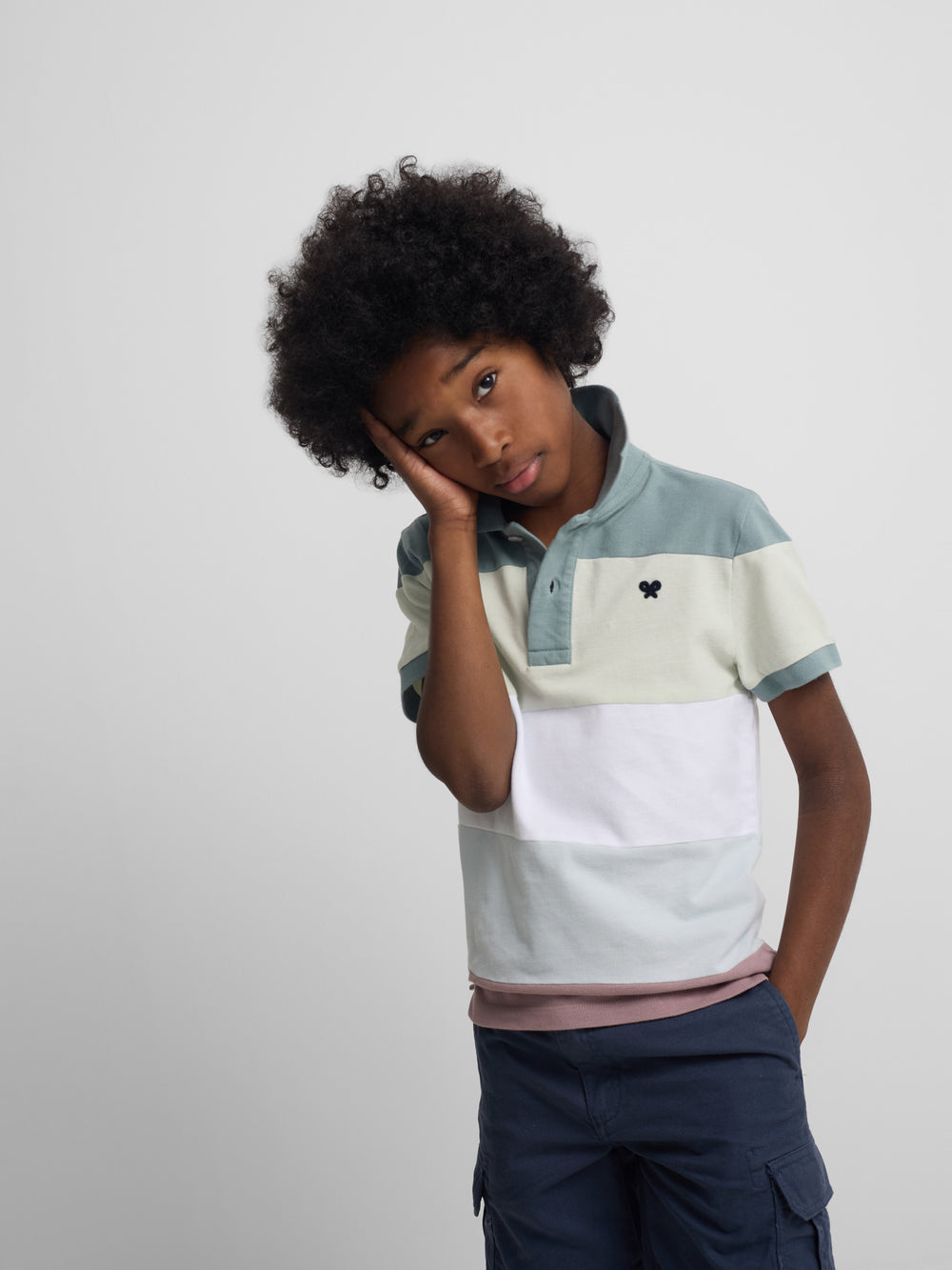 Polo enfant à larges rayures multicolores vertes