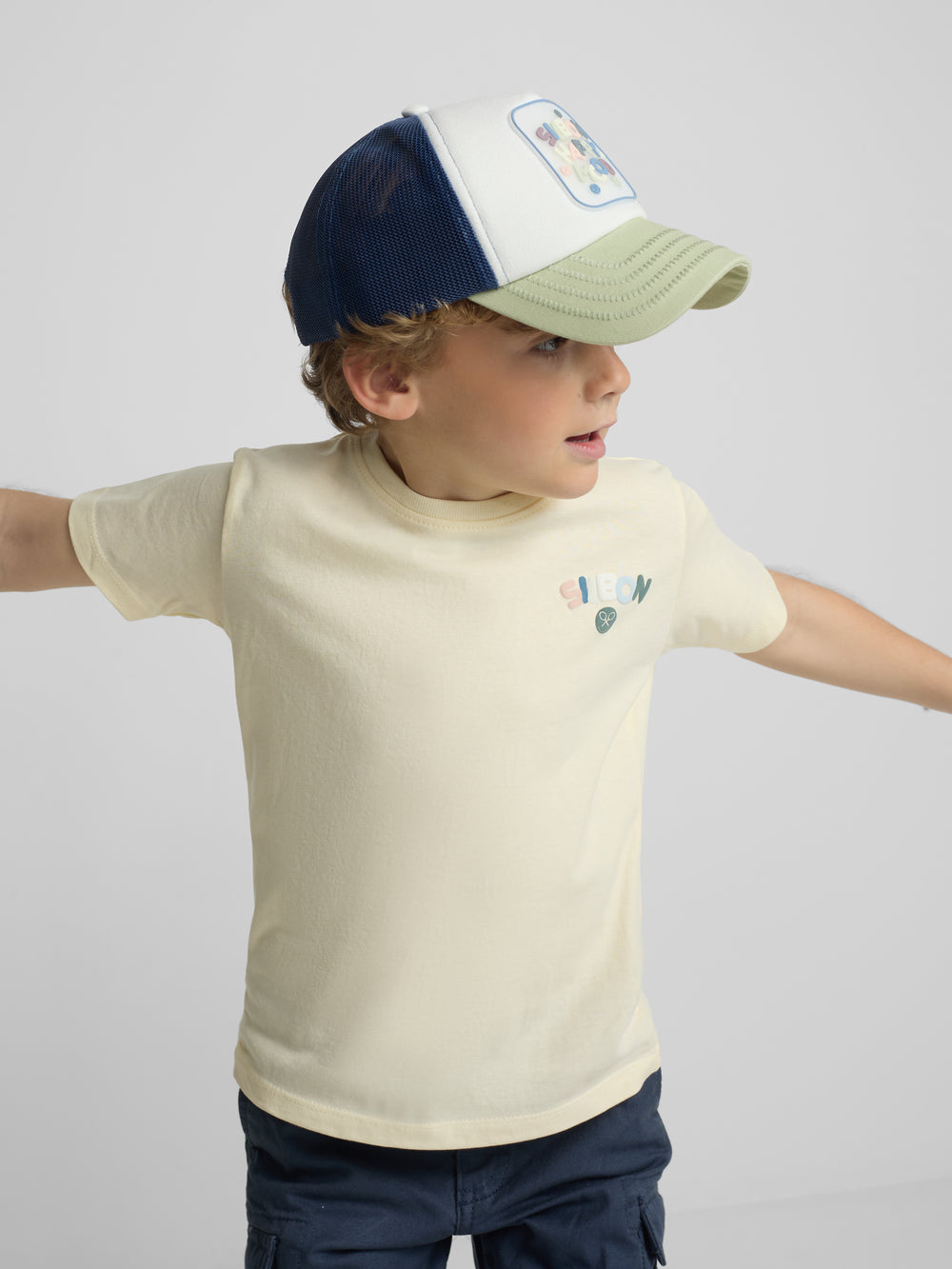 T-shirt jaune joyeux pour enfants