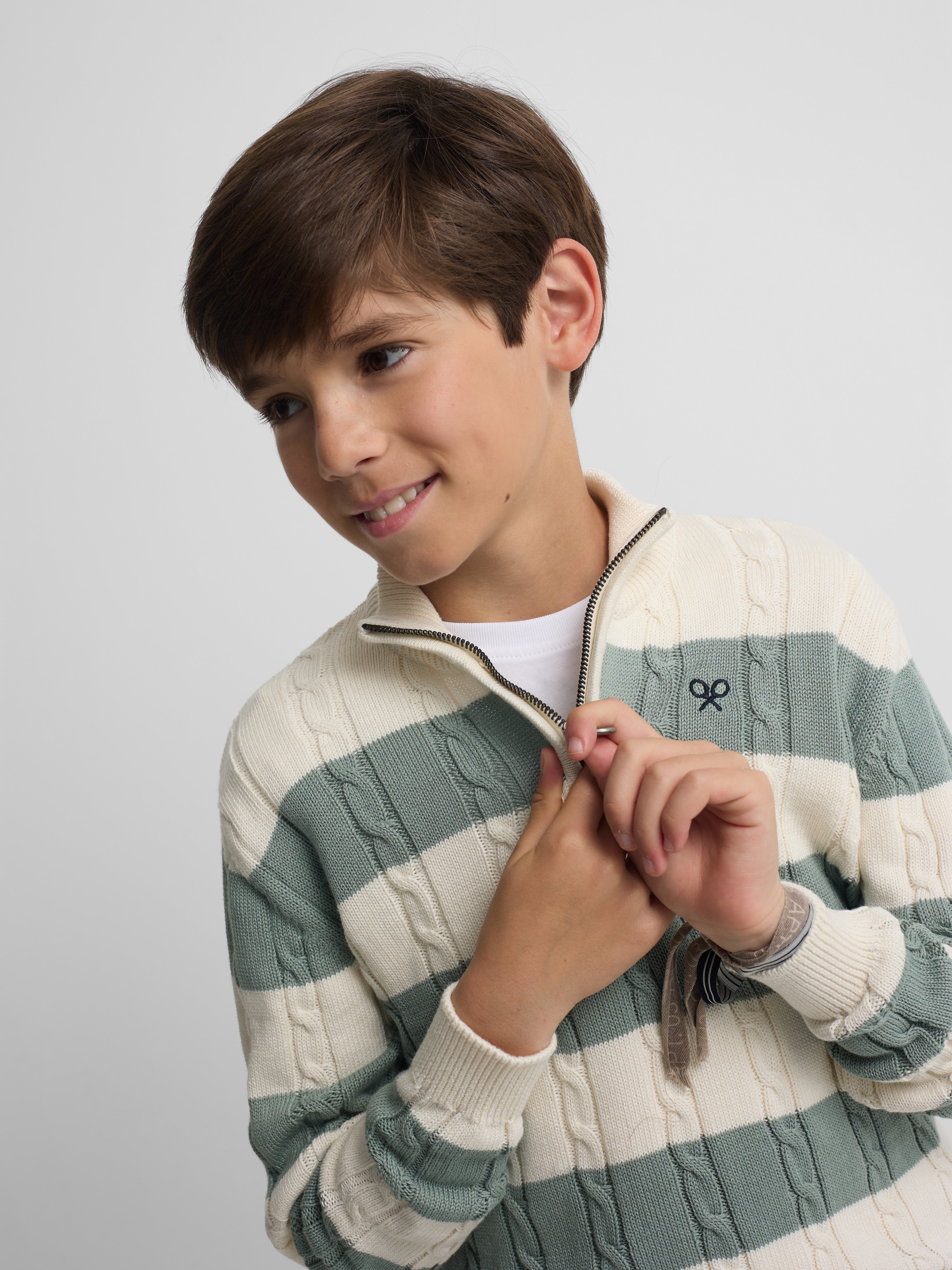 Kids' half-zip jersey with medium green stripe