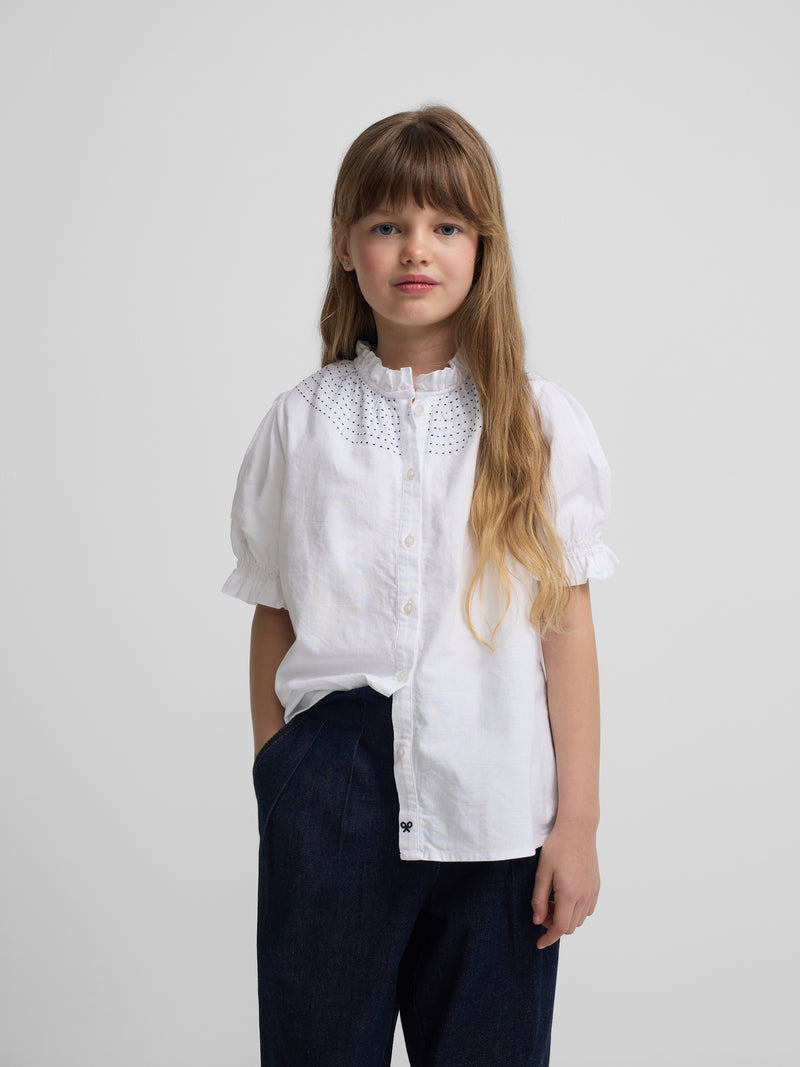 Camisa de menina franzida em linho branco