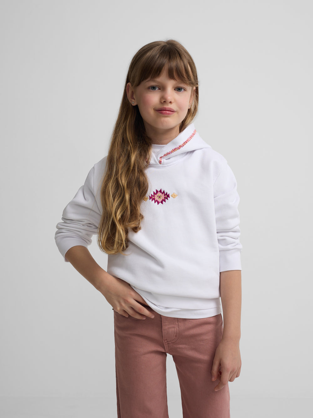 Sweatshirt girl capuz raquete étnica branca
