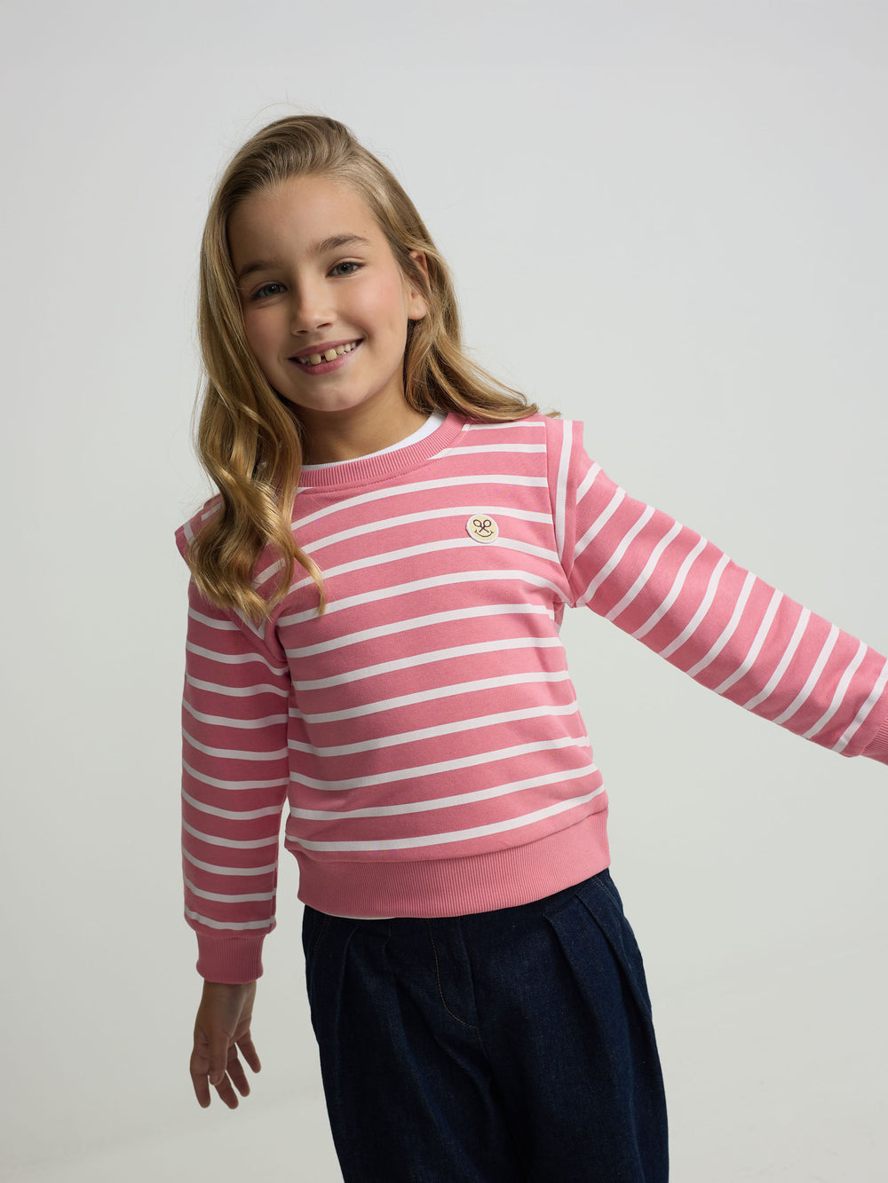 Girl's sweatshirt with pink striped shoulder pads