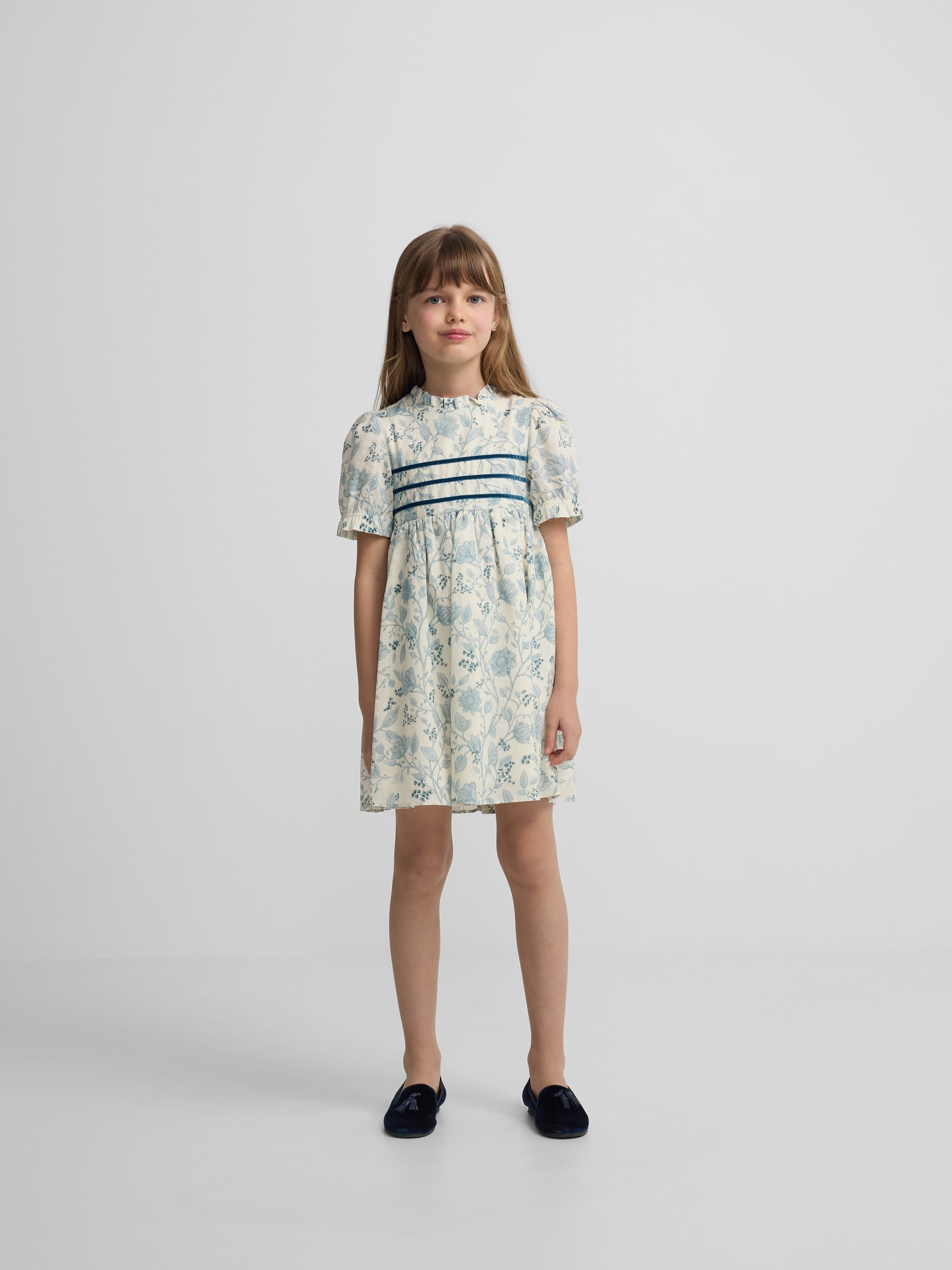 Vestido de menina estampado azul celeste
