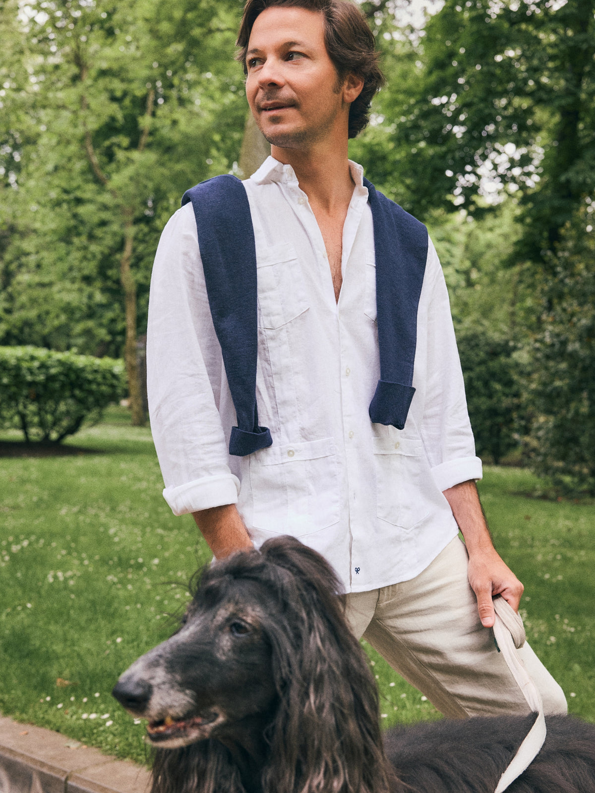 Guayabera desportiva de linho branca