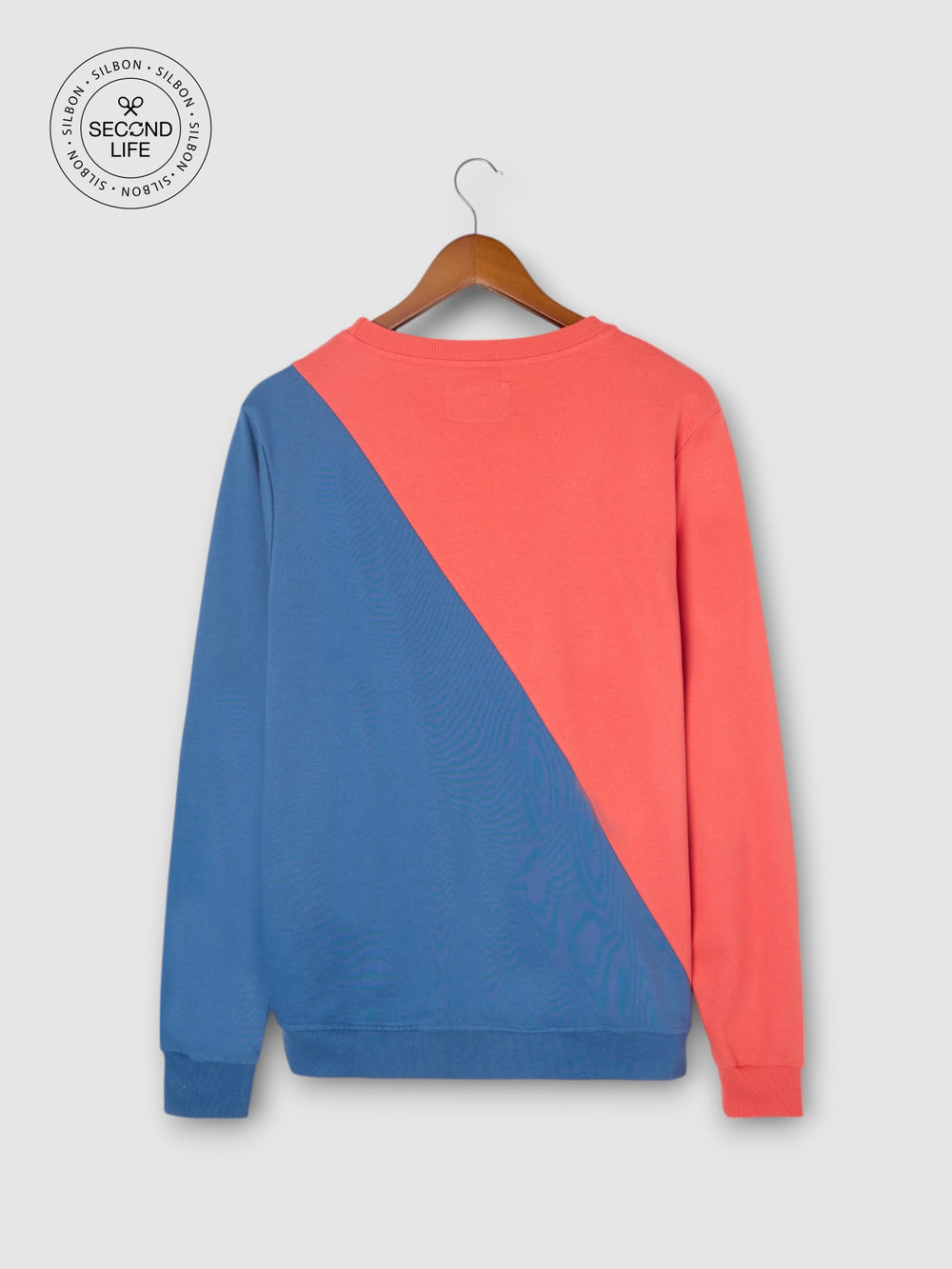 Sweatshirt second life