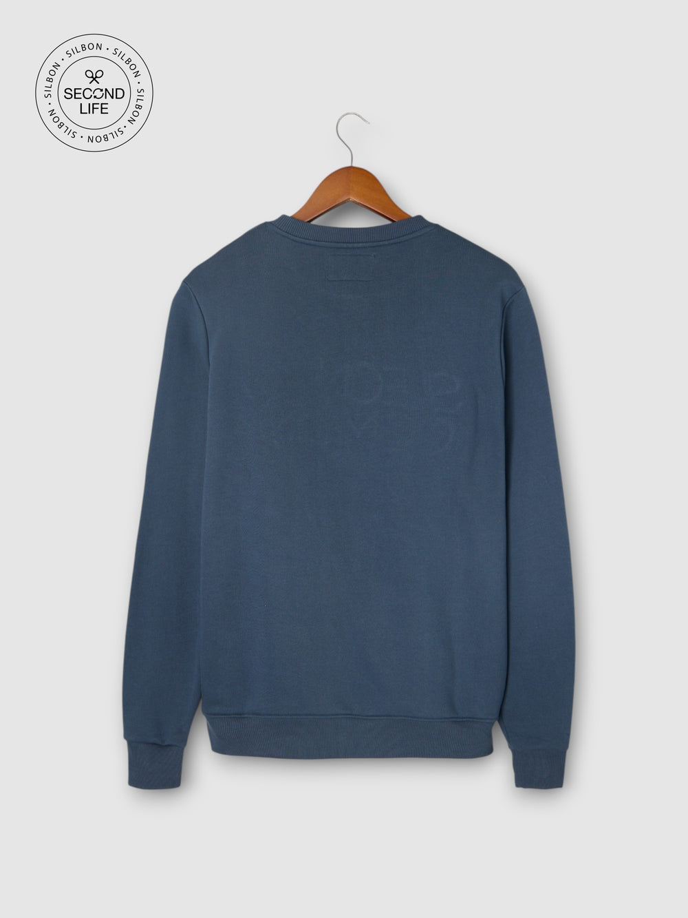 Sweatshirt second life