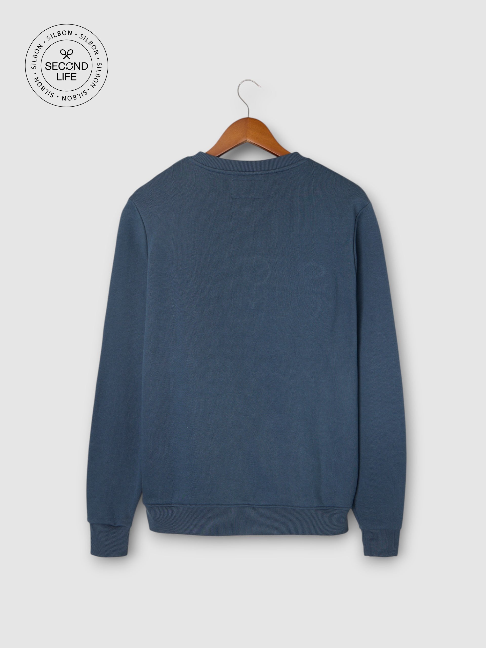 Sweatshirt second life