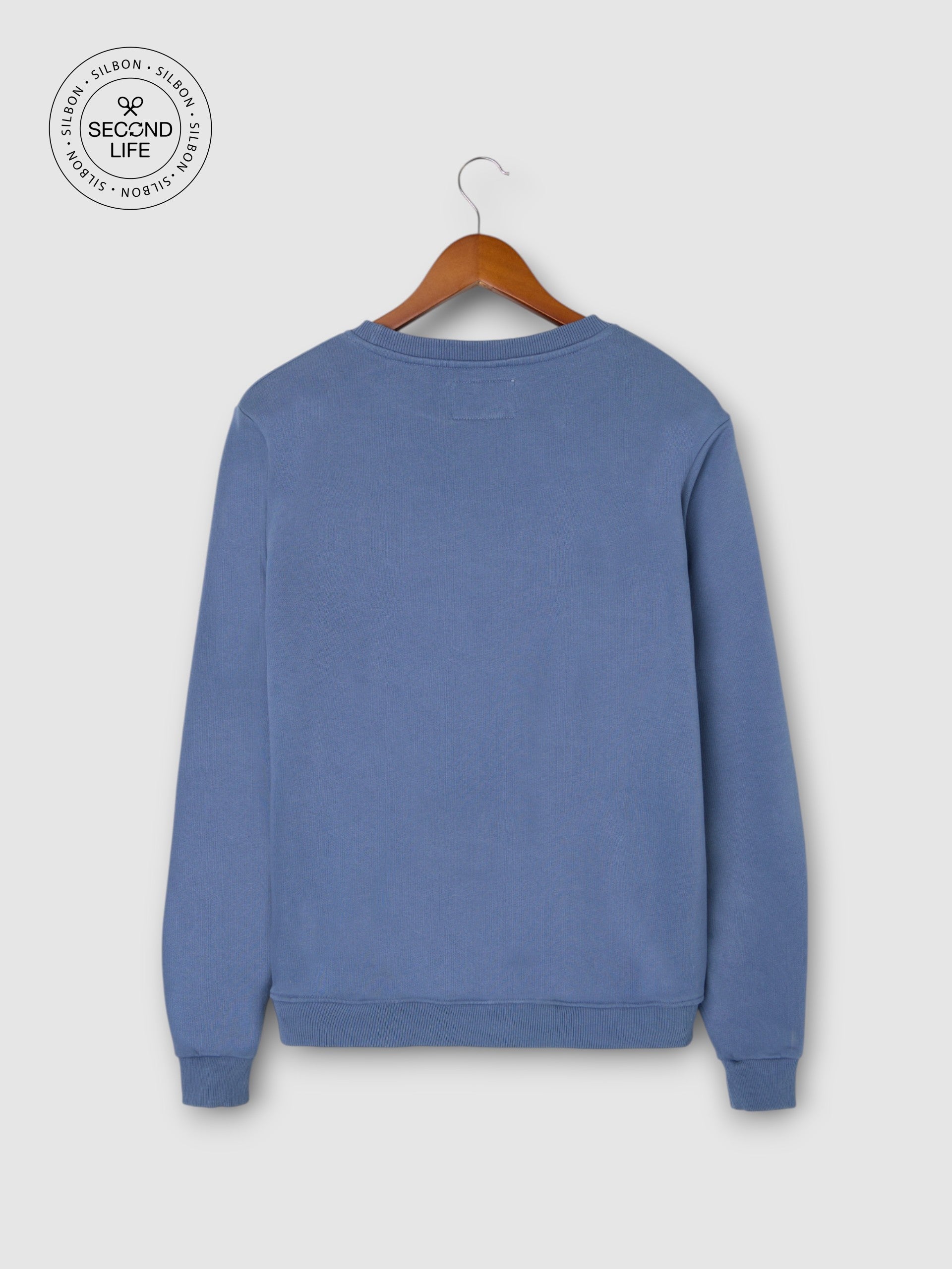 Sweatshirt second life