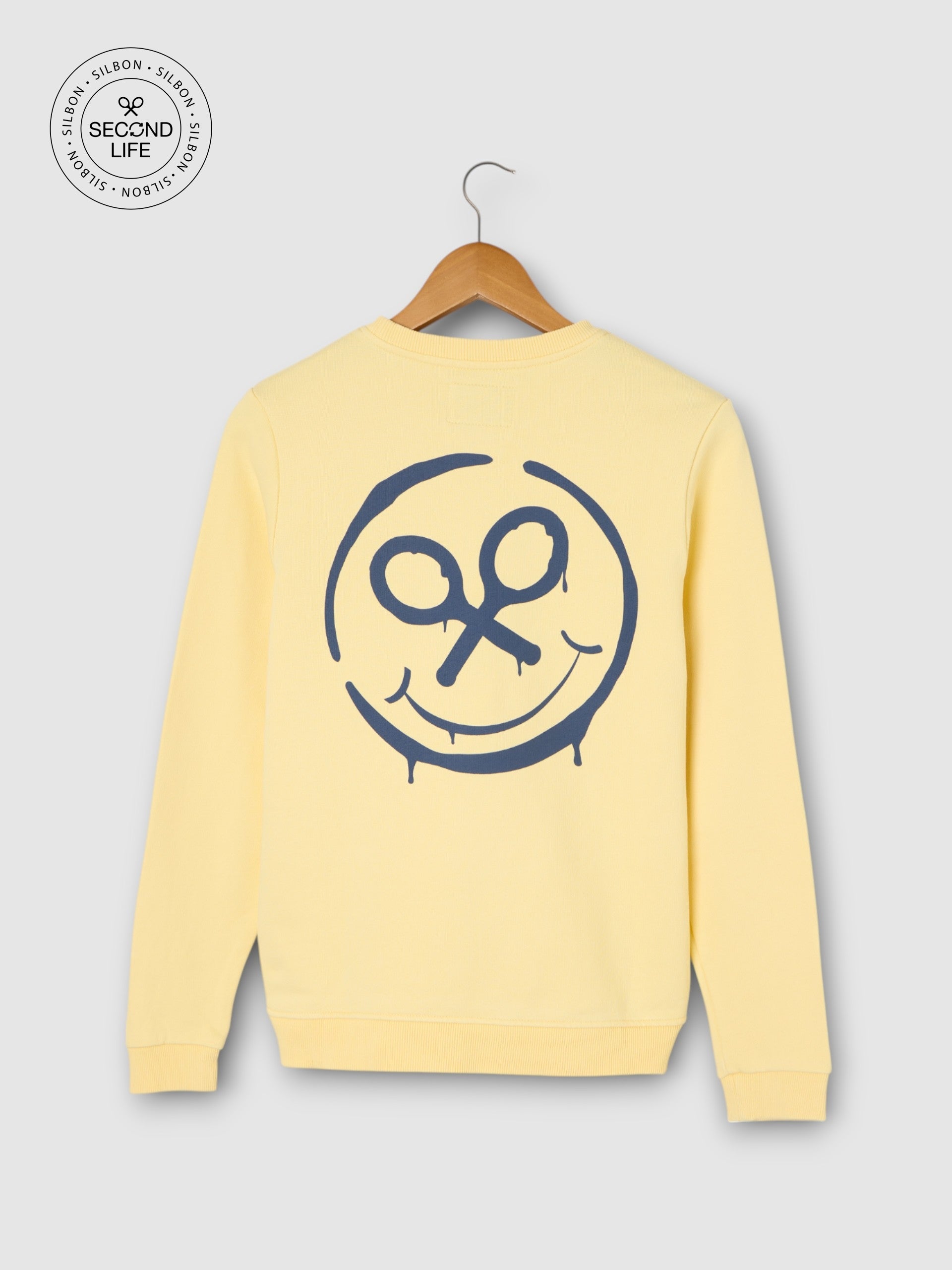 Sweatshirt second life