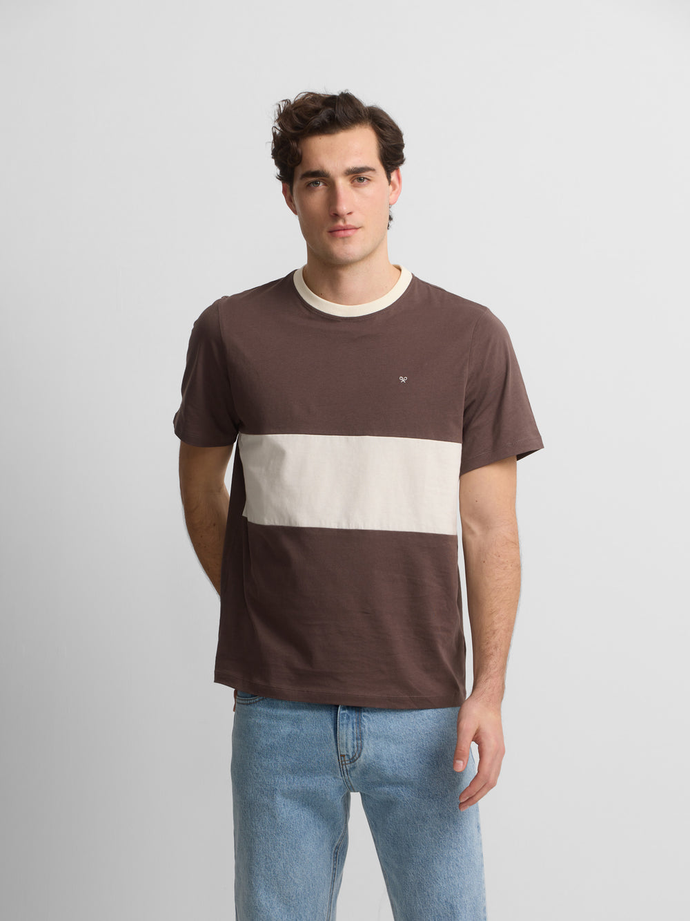 T-shirt de croisière à rayures horizontales marron