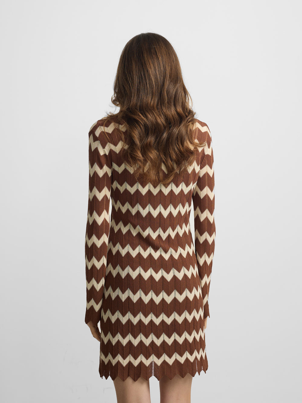 Vestido mini punto espiga marrones