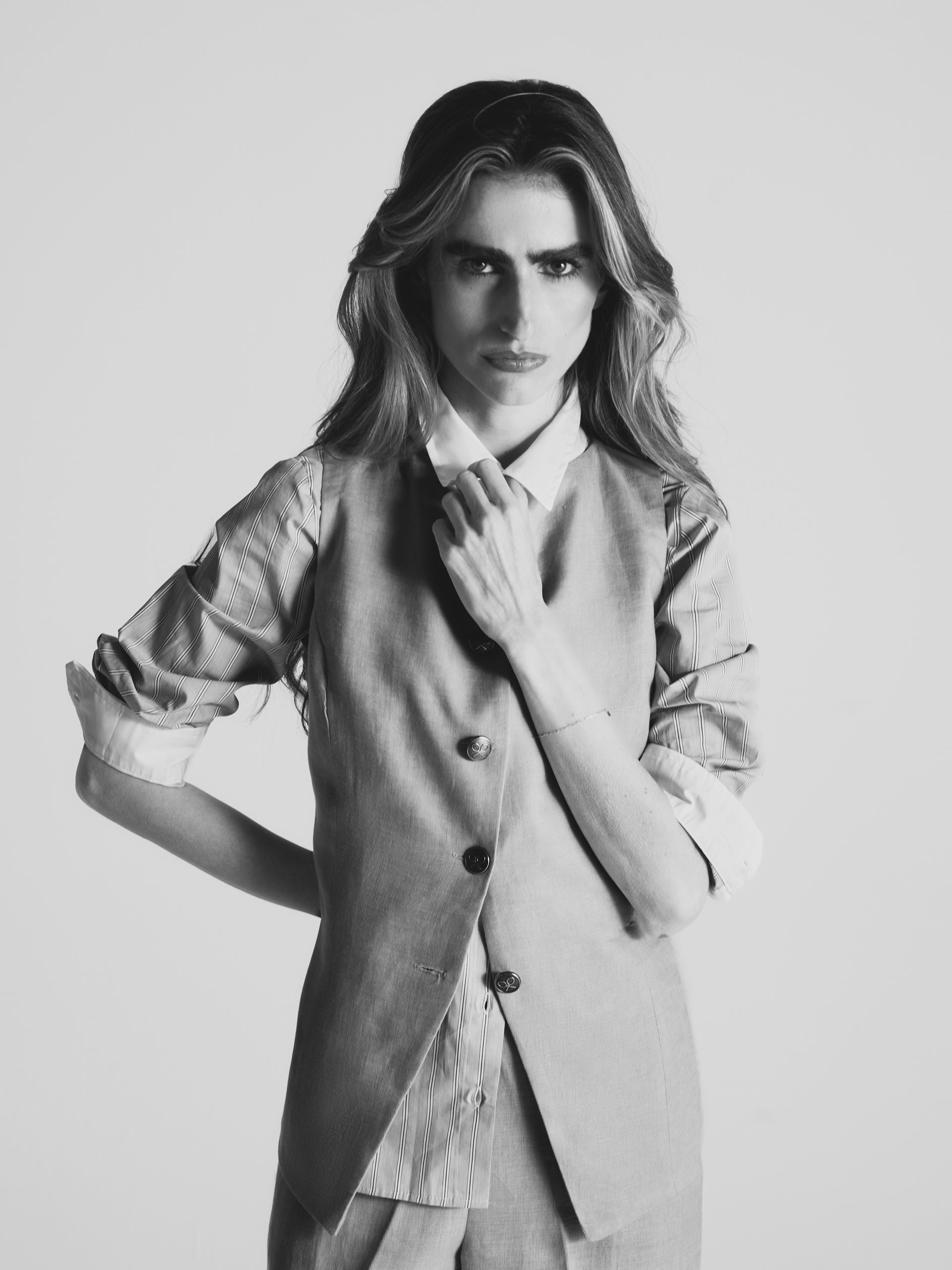 Chaleco botones lino beige