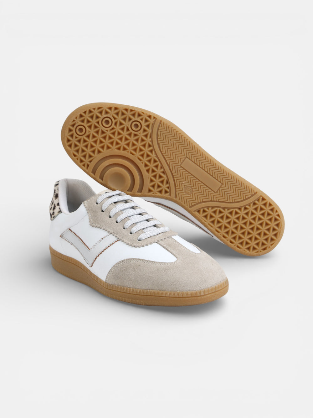 Sapatilha em pele com estampado animal branca