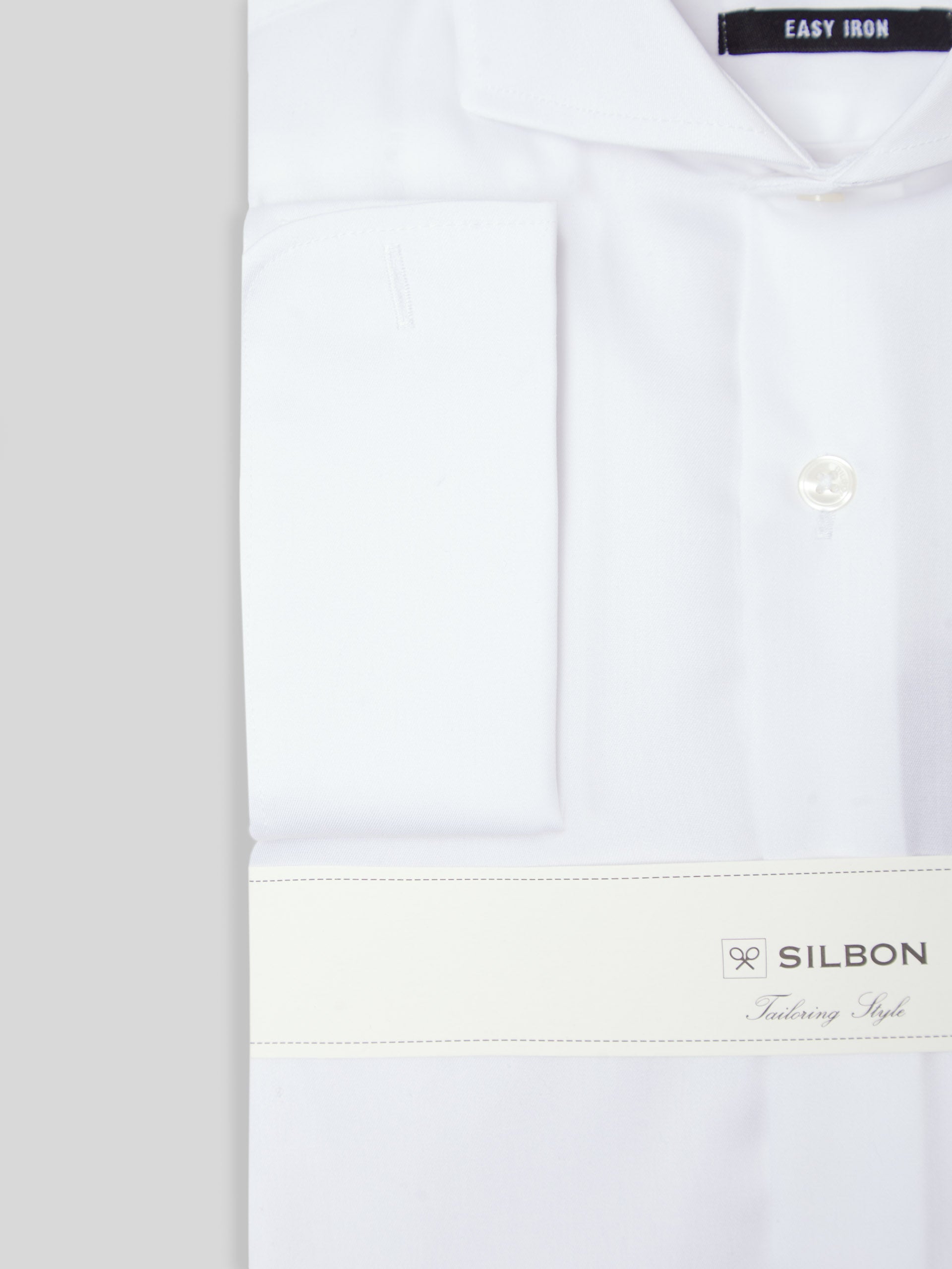 Chemise habillée blanche à double manchette facile à repasser