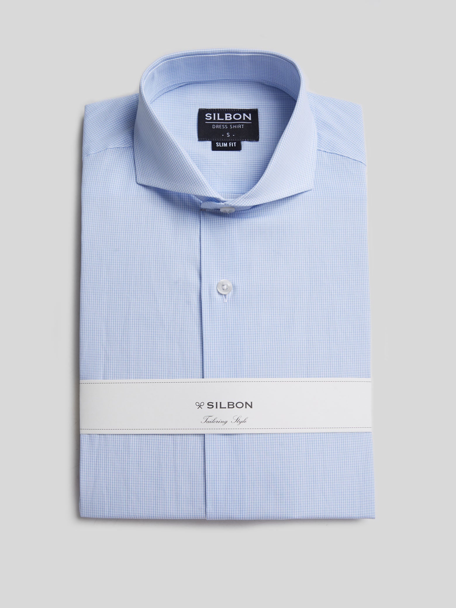 Chemise habillée à carreaux bleu clair avec manchette simple
