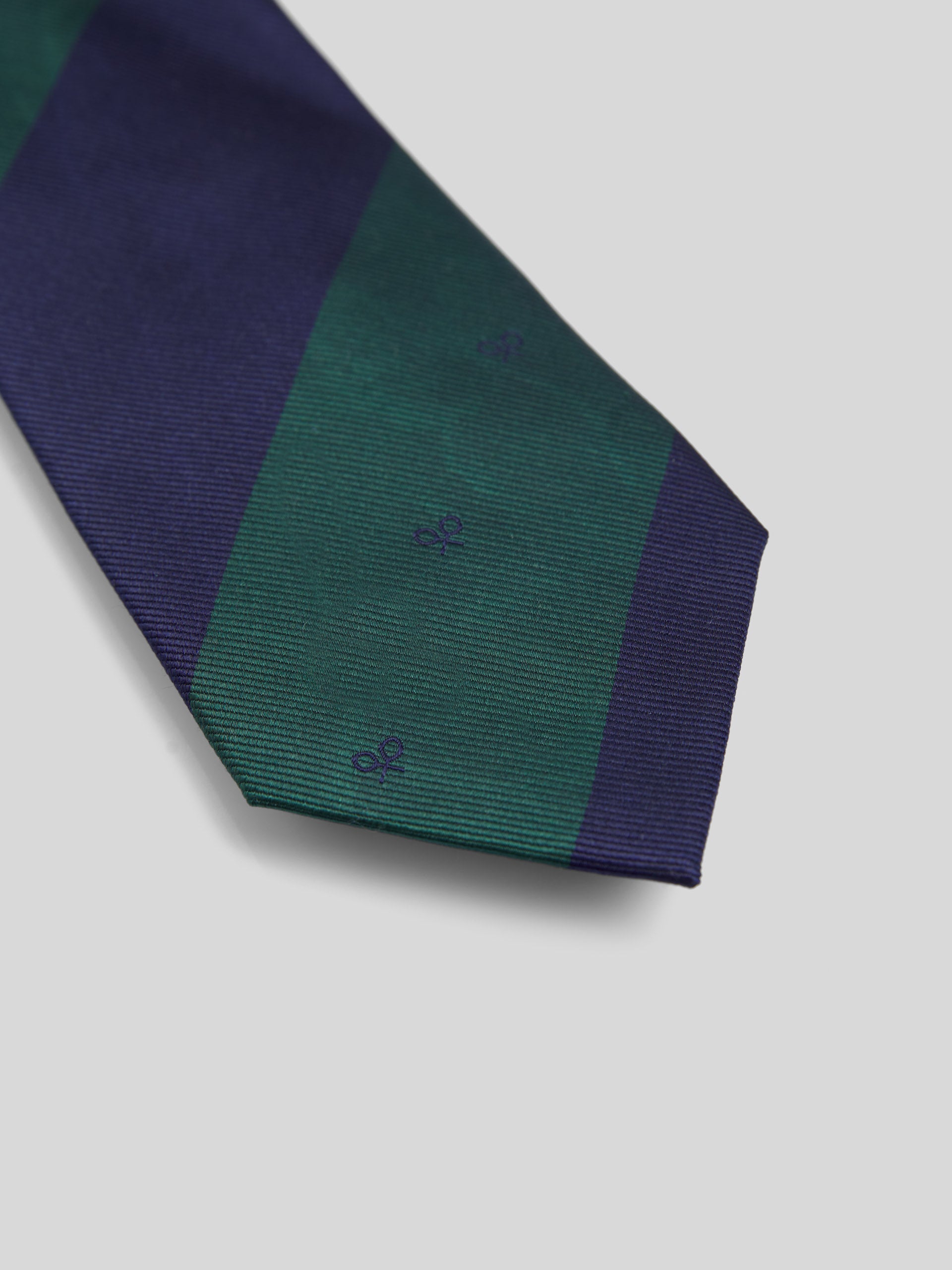 Corbata silbon rayas verdes raquetas