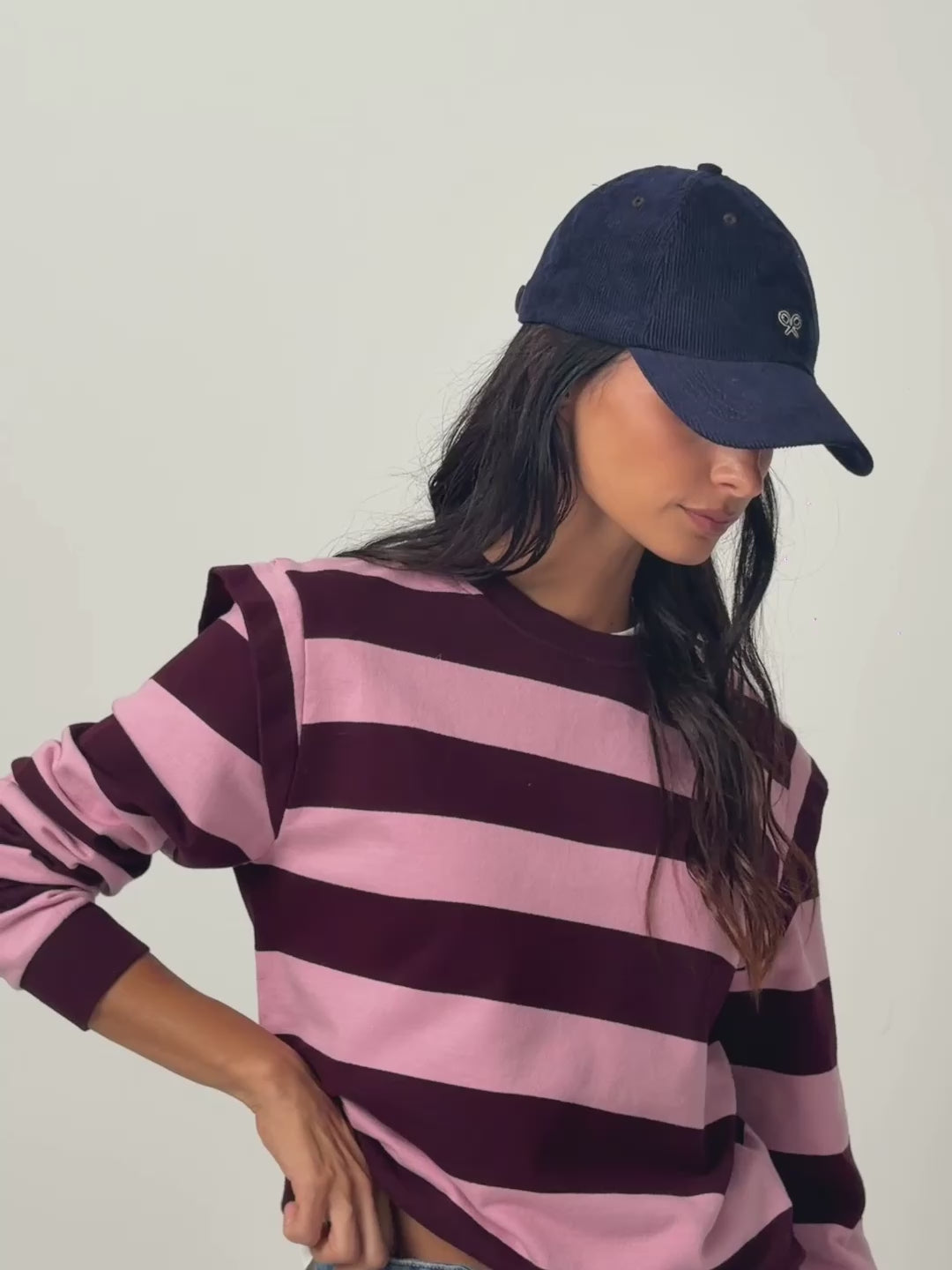 Sudadera hombreras rayas rosa y granate