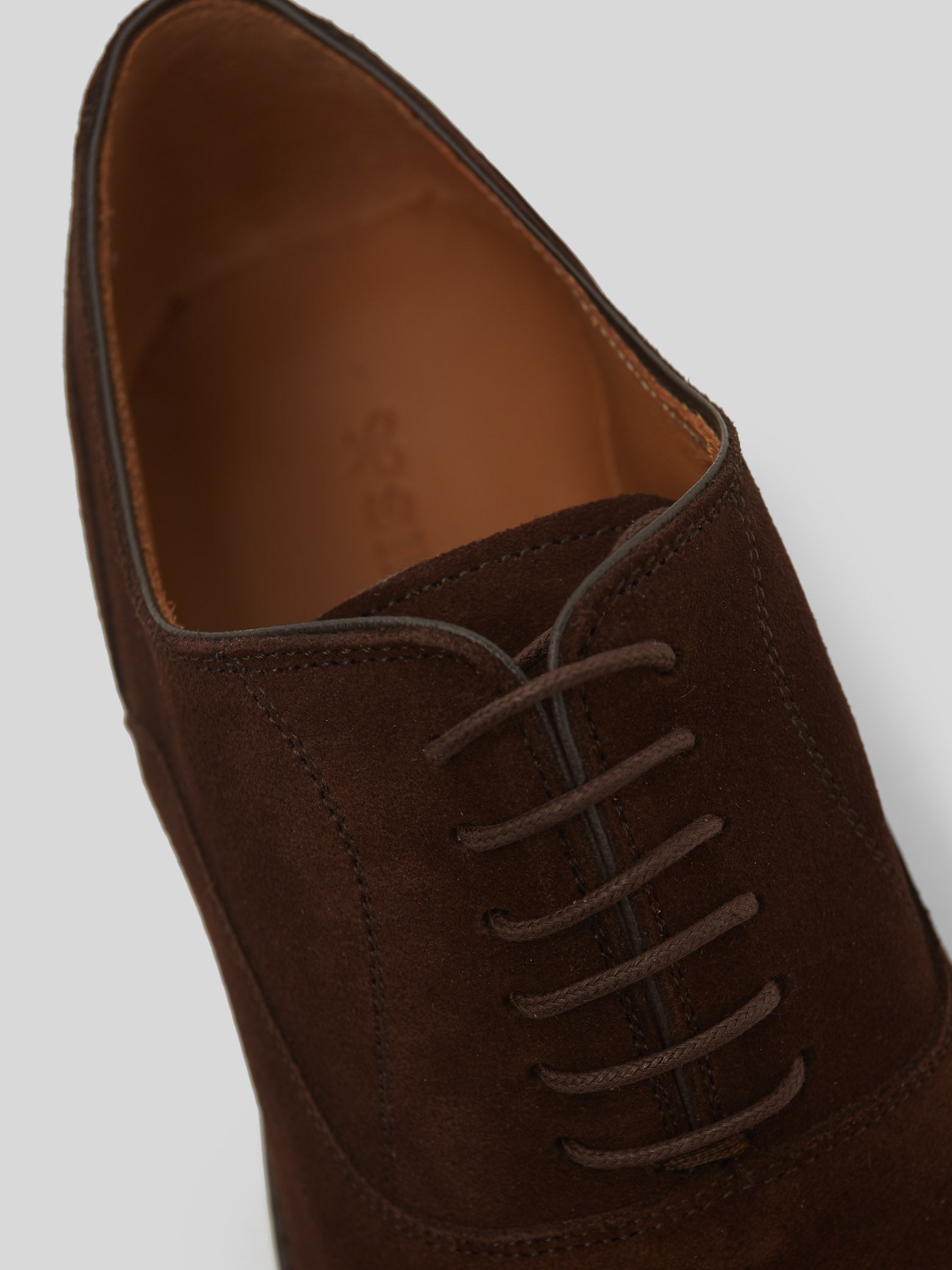 Zapato clasico ante cordones marron